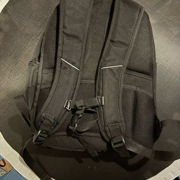 Kenneth Cole Reaction Backpack Like New - Picture 5 of 15
